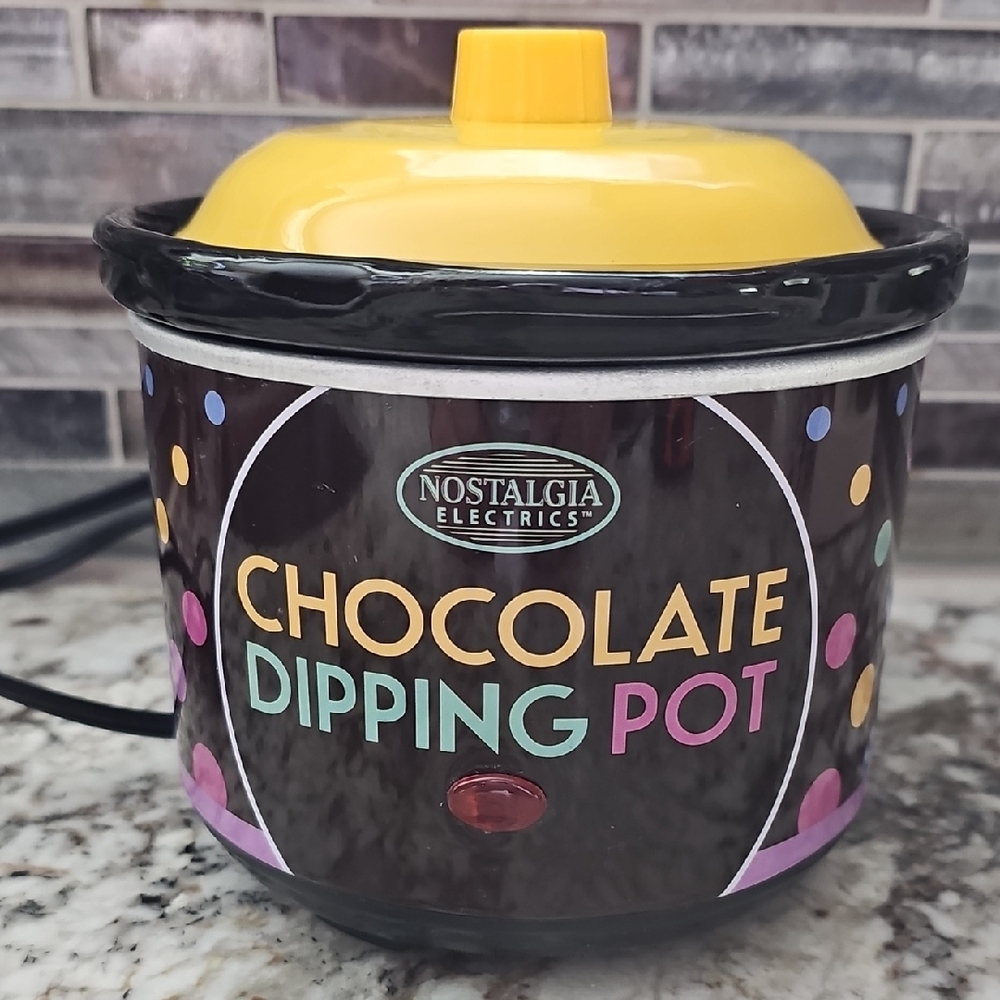 Nostalgia Electrics Yellow and Black Chocolate Dipping Pot